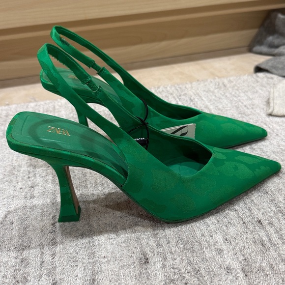 Zara Green Leopard-Print Slingback Pointed-Toe Heels - Picture 2 of 4